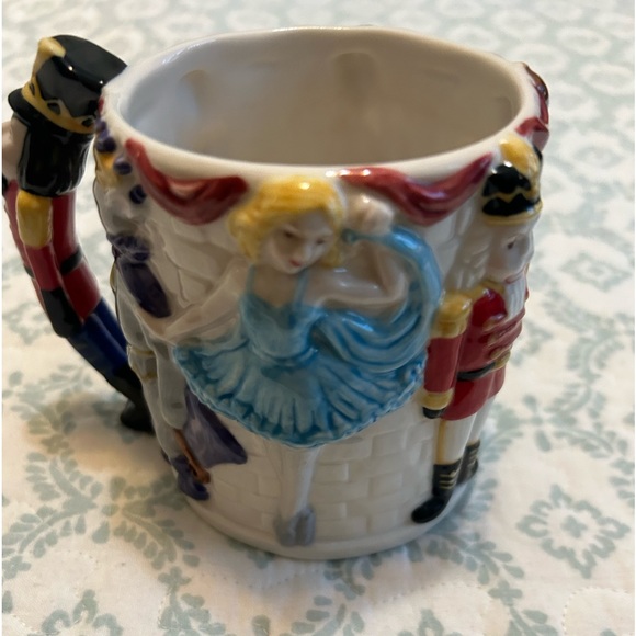 nutcracker mug/ 2001 - Picture 2 of 4